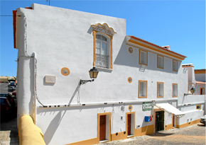 Prdio sito no Largo de S. Vicente, em Elvas, recuperado com o apoio do RECRIA